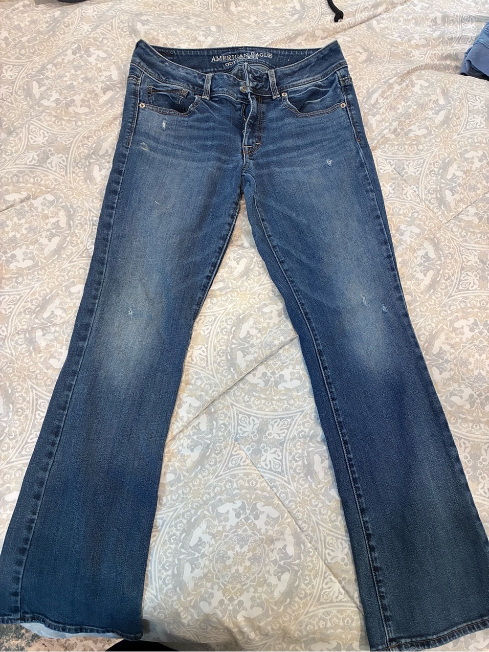 American Eagle Outfitters Women’s Medium Blue Flare Jeans